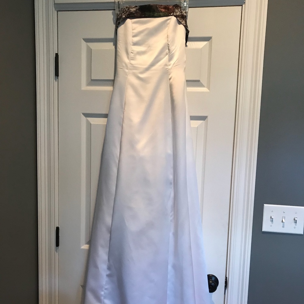 Prom Dress - Picture 2 of 6